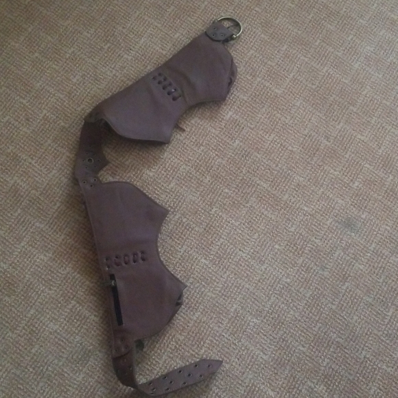 Leather waist pack - Picture 4 of 4